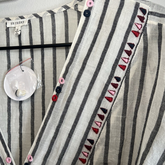 En Crėme Wrap Top ballon sleeves with embroidery Strips Gauze Blouse Size Small - Picture 3 of 14